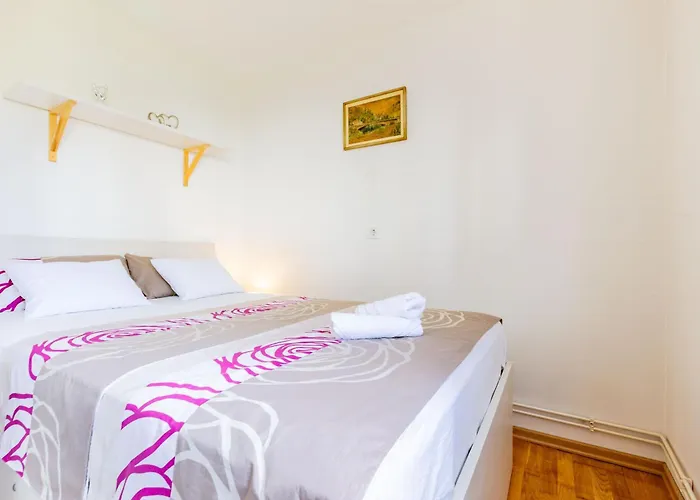 Dijana Apartment 1 Bdr With Balcony